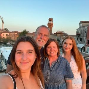 Meet your Posher, Ginna